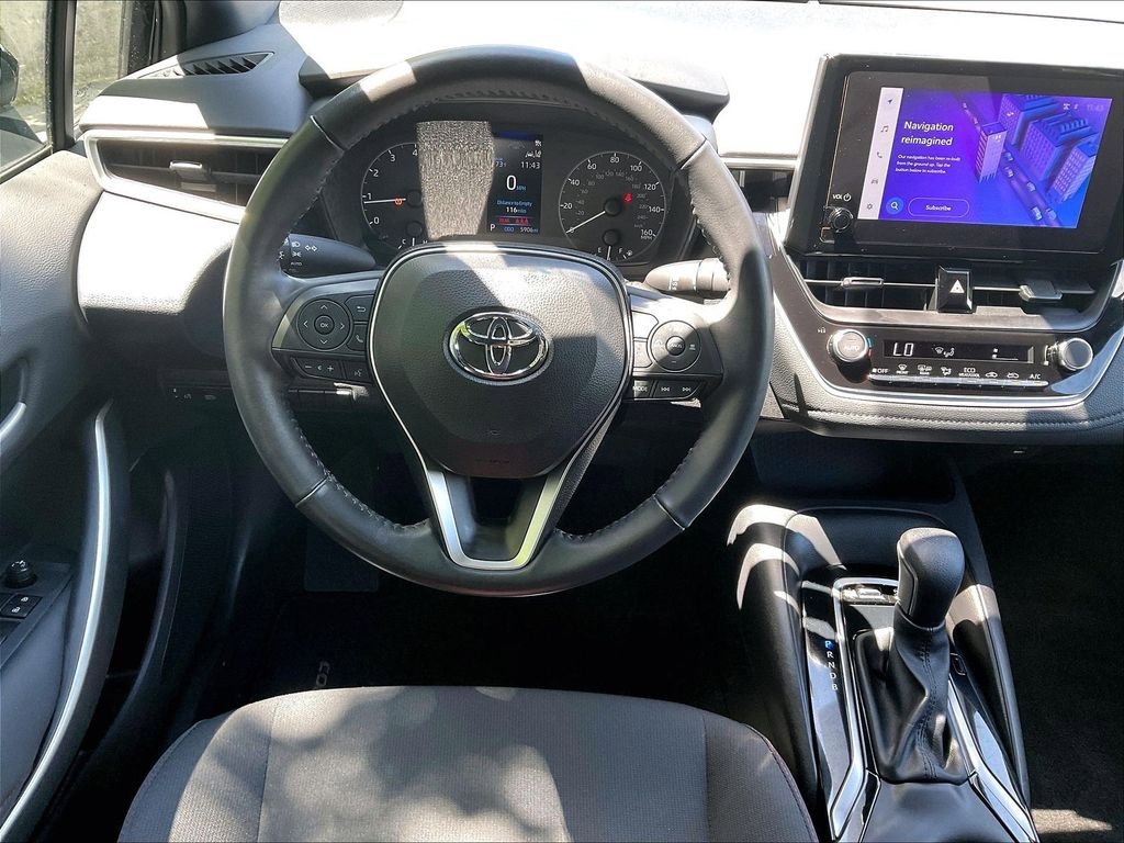 Used 2023 Toyota Corolla SE w/ Carpet Mat Package (TMS) FWD image 17