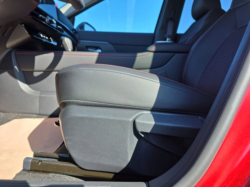 New 2026 Nissan Kicks SR w/ SR Premium Package FWD image 31