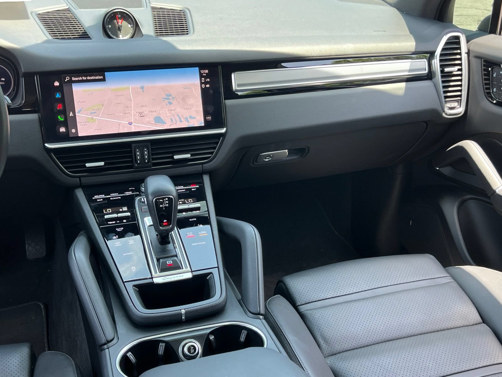 Certified 2022 Porsche Cayenne Platinum Edition AWD/4WD image 29