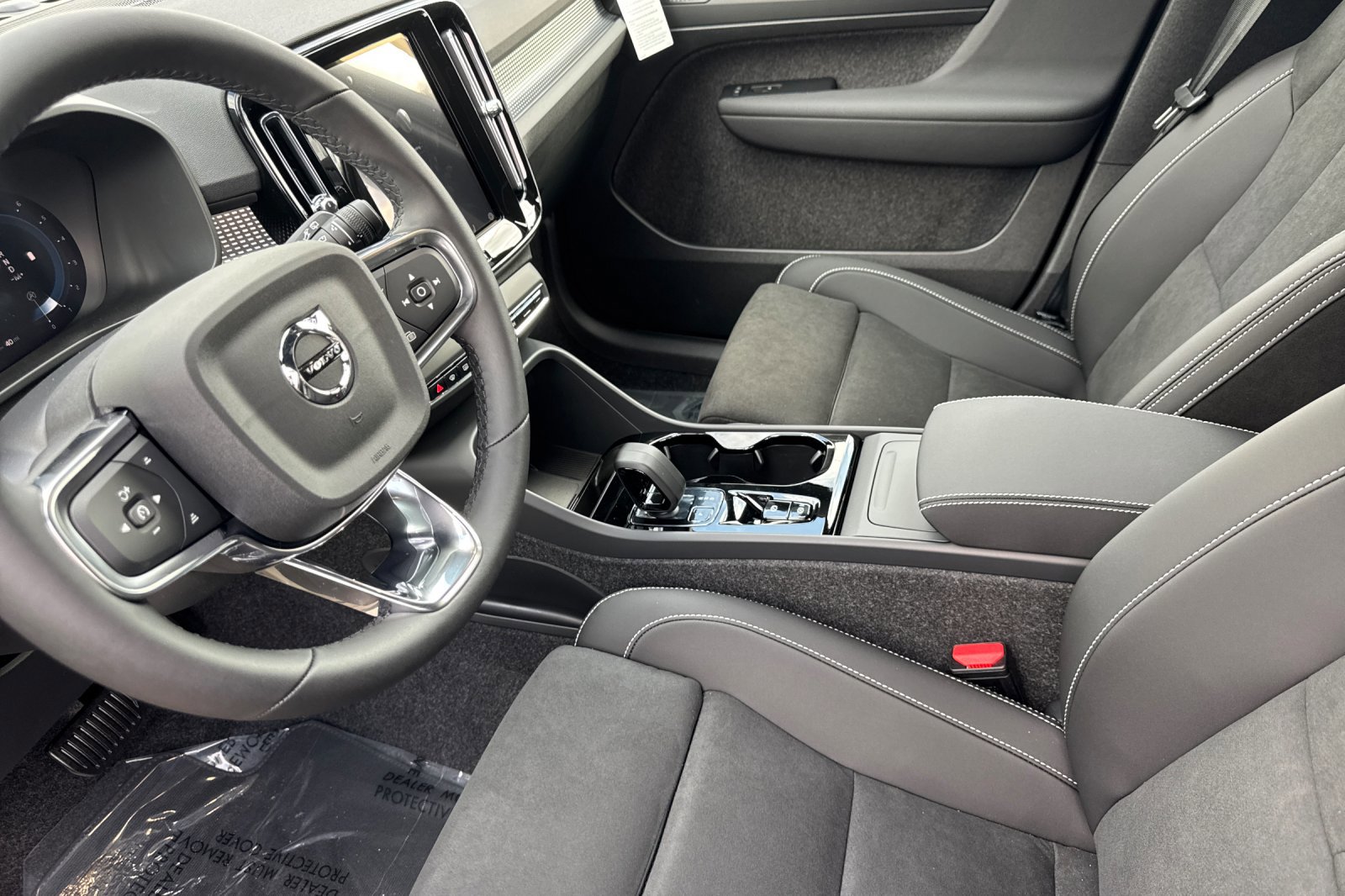 New 2025 Volvo XC40 B5 Ultra image 8