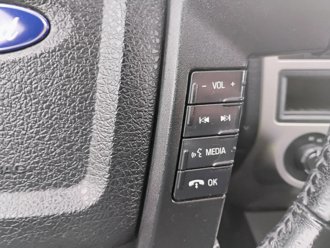 Used 2016 Ford Expedition EL XLT image 33