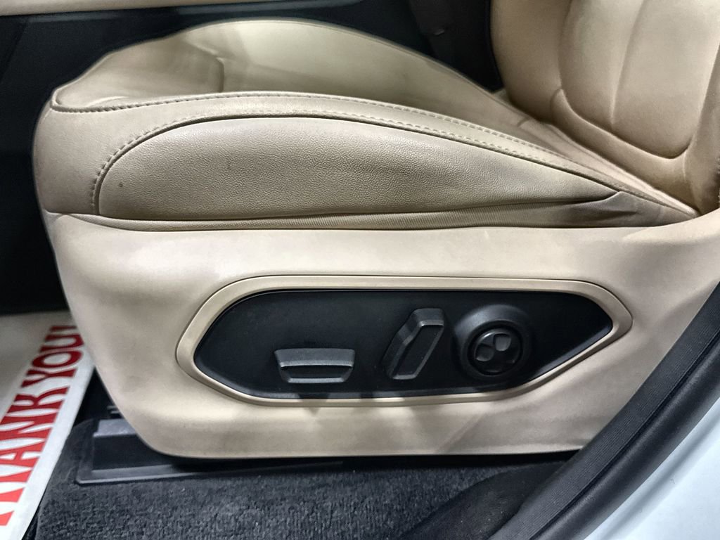 Used 2024 Jeep Grand Cherokee L Limited w/ Black Appearance Package image 13