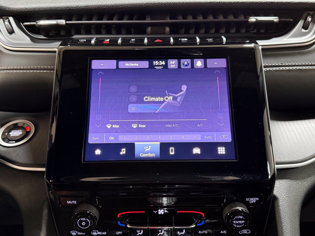 Used 2025 Jeep Grand Cherokee Laredo X AWD/4WD image 12