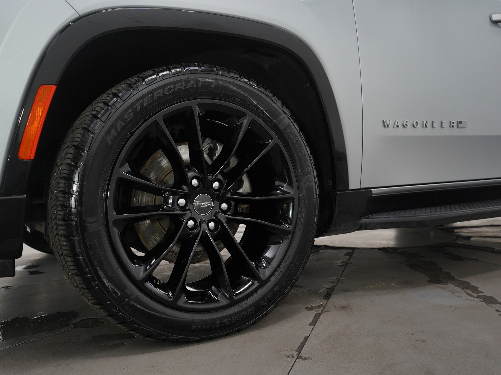 Used 2023 Jeep Wagoneer L Series II w/ Premium Group I image 30