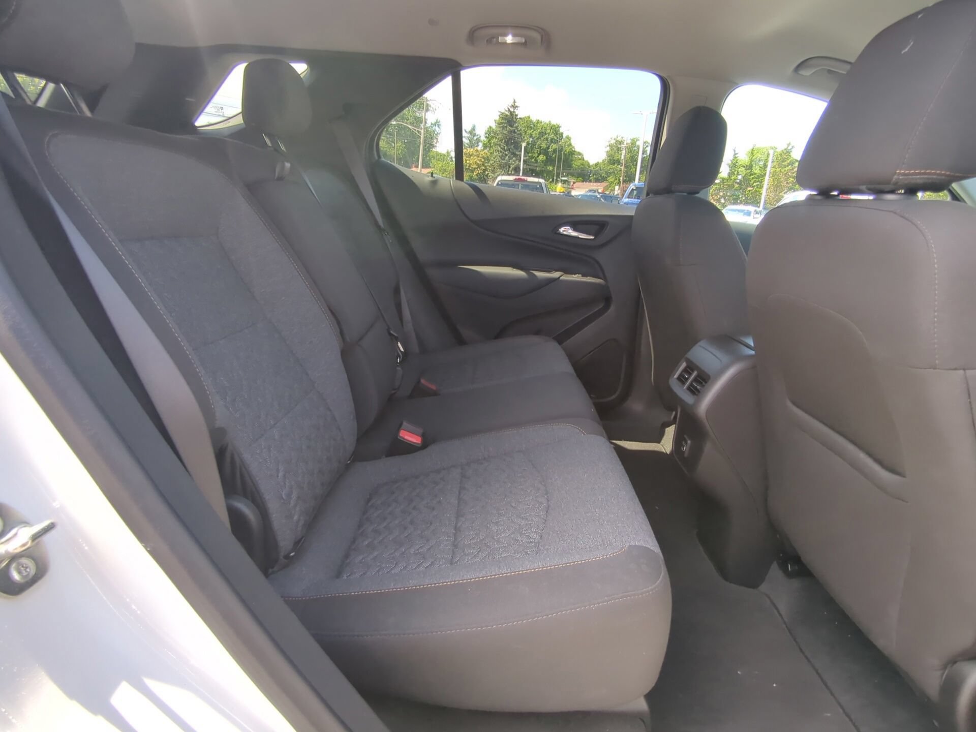 Used 2024 Chevrolet Equinox LT FWD image 11