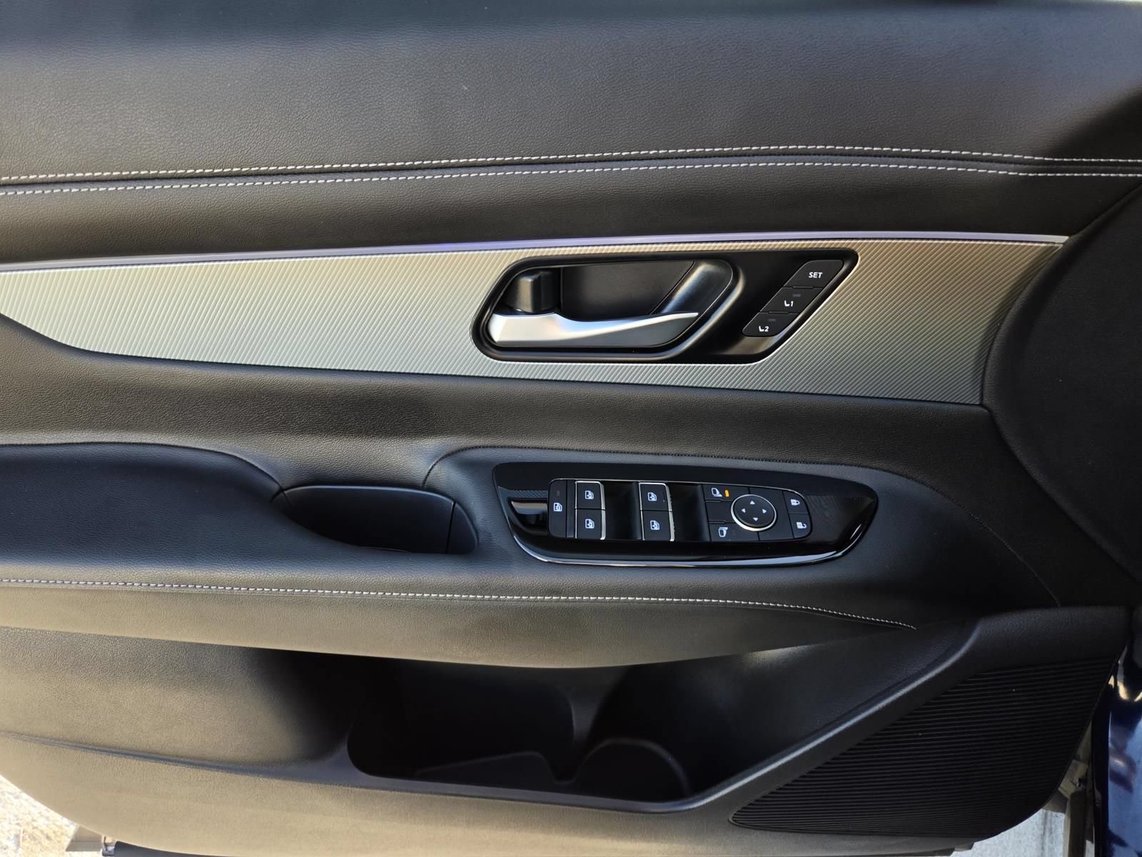 Used 2025 Nissan Murano SL AWD/4WD image 15