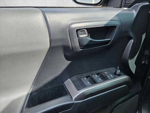 Used 2022 Toyota Tacoma SR5 RWD image 26