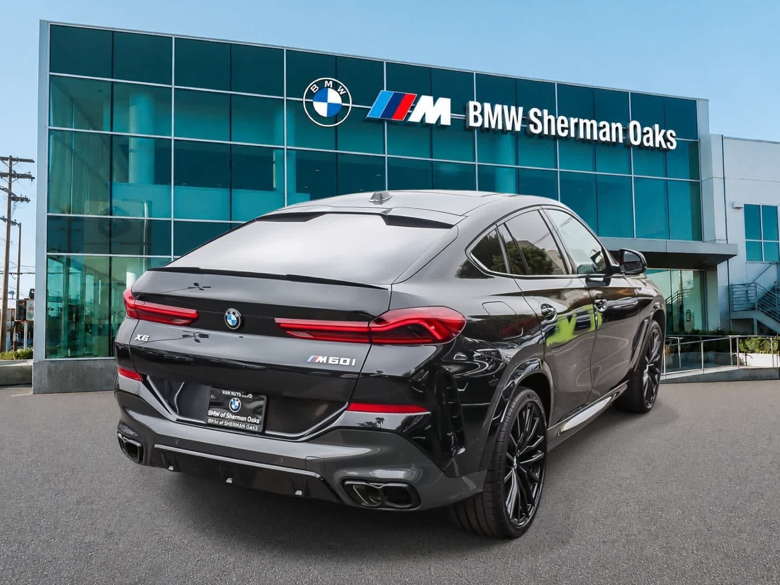 Used 2025 BMW X6 M60i w/ Executive Package AWD/4WD image 4