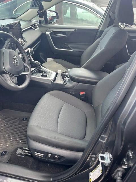 Used 2025 Toyota RAV4 XLE w/ Convenience Package AWD/4WD image 4