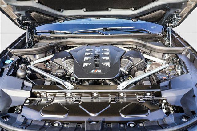 Used 2025 BMW X7 M60i w/ Executive Package image 29