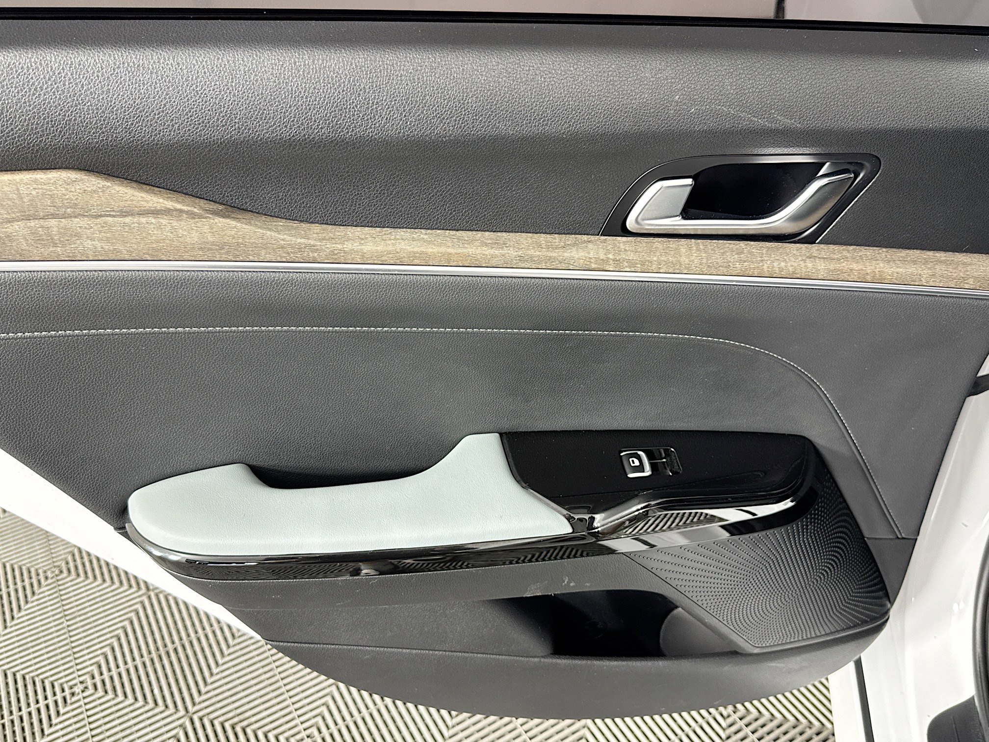 Used 2023 Kia K5 EX image 25