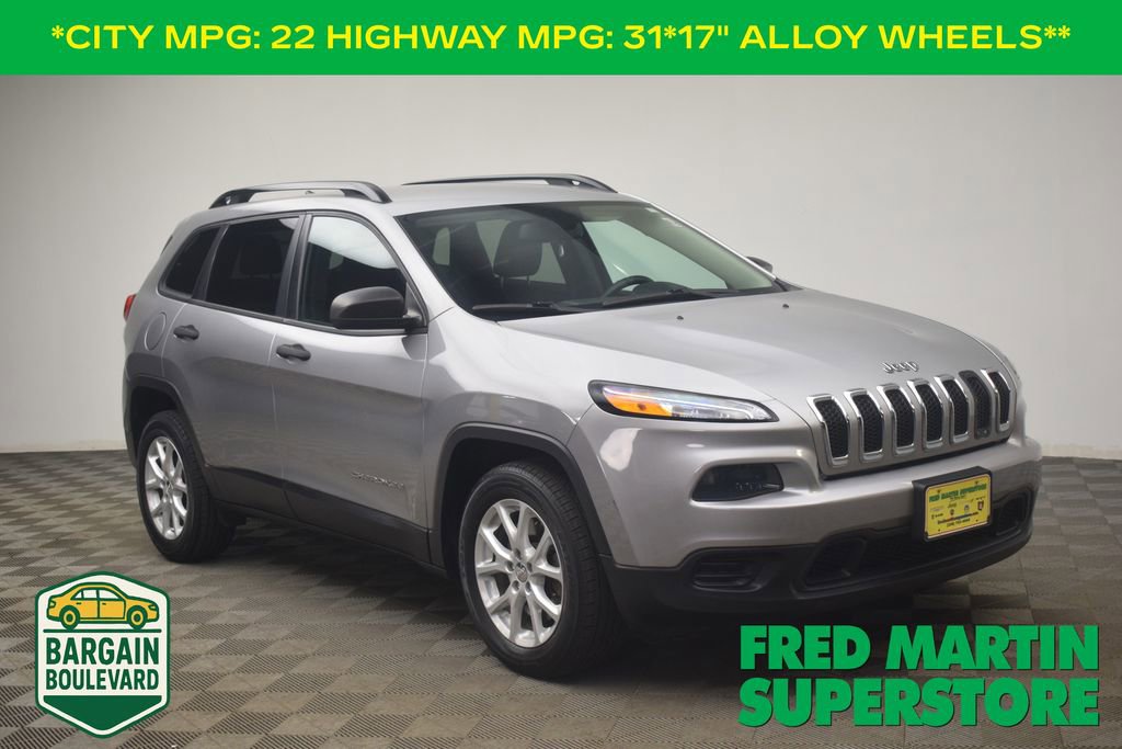Used 2016 Jeep Cherokee Sport image 1