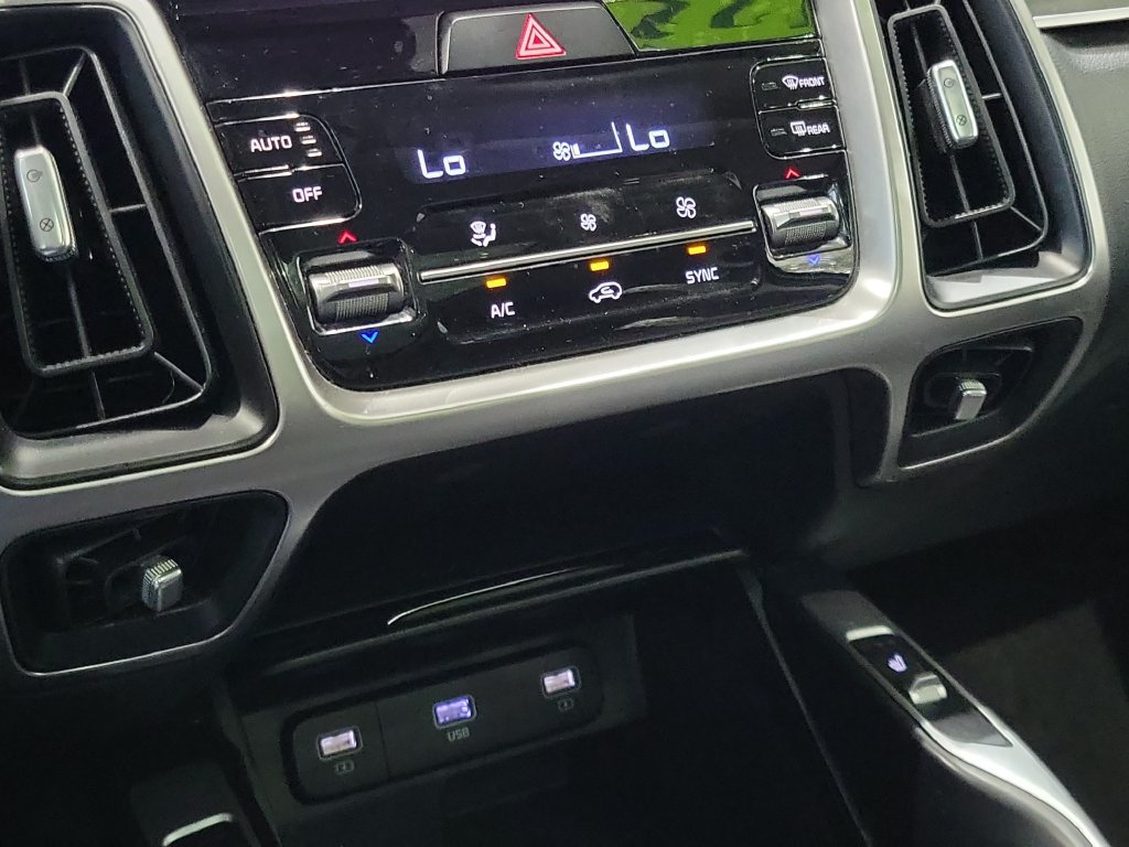 Used 2021 Kia Sorento S w/ Panoramic Sunroof Package FWD image 25