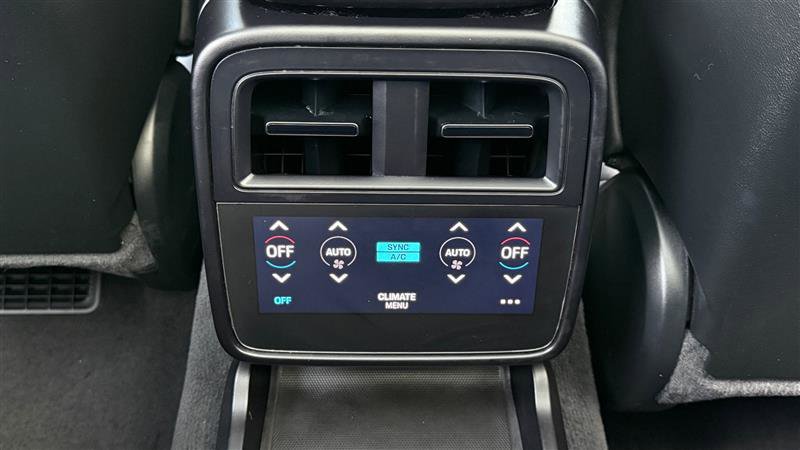 Used 2022 Porsche Taycan GTS image 18