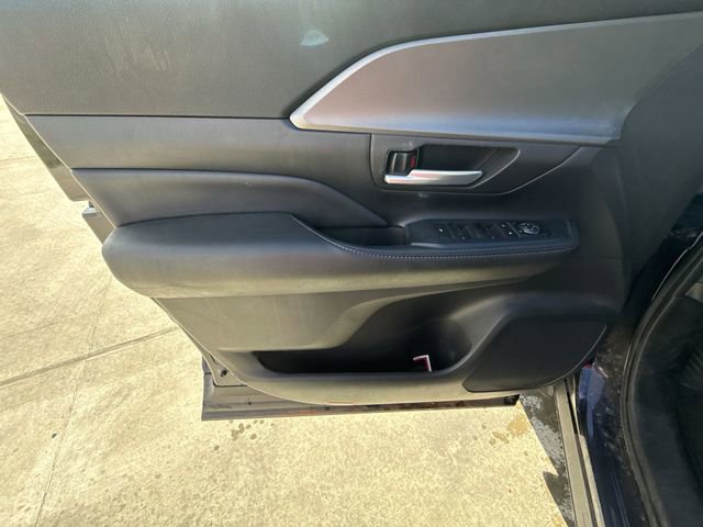 Used 2024 Toyota Grand Highlander XLE image 13