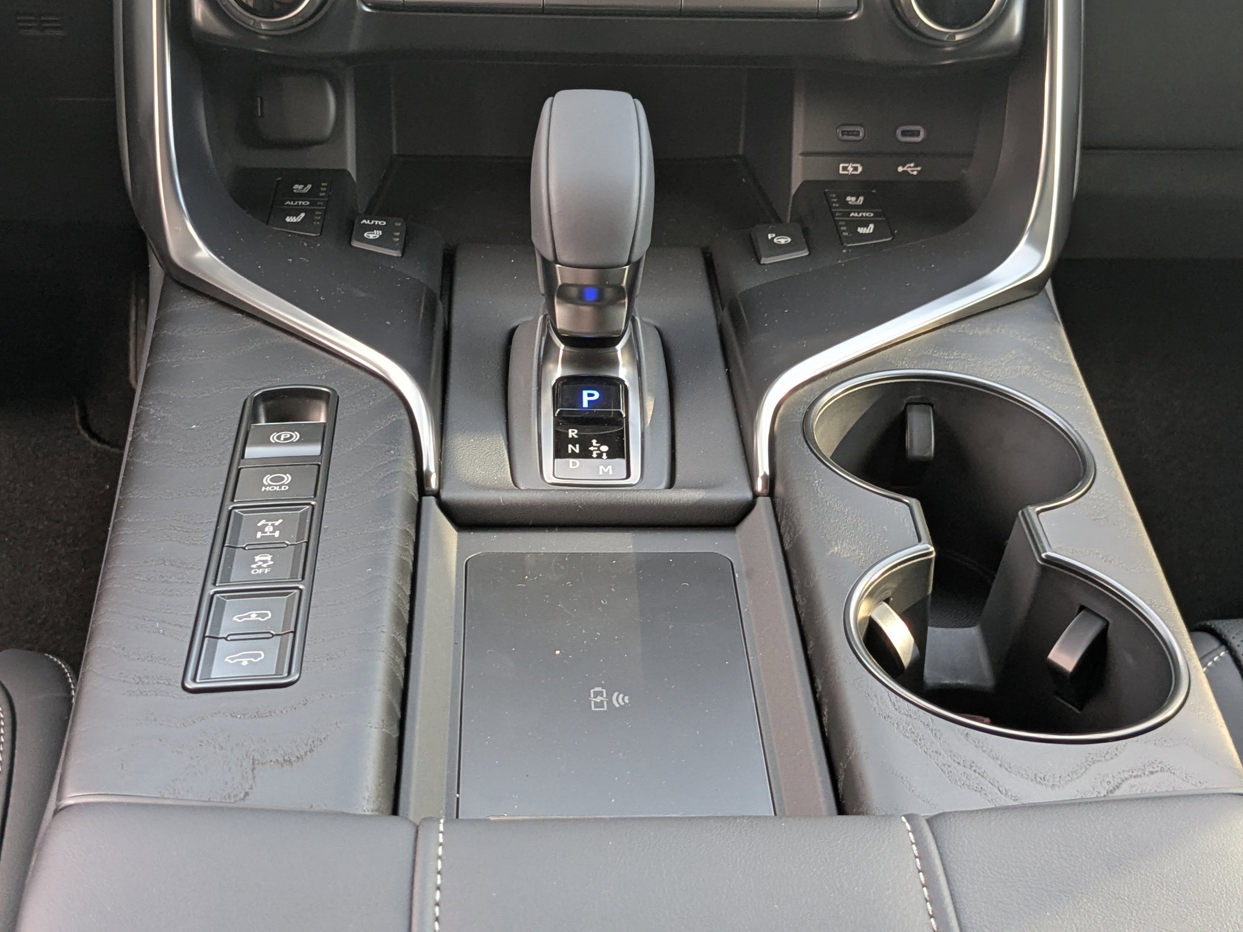 New 2025 Lexus LX 700h Luxury w/ Appearance Package image 19