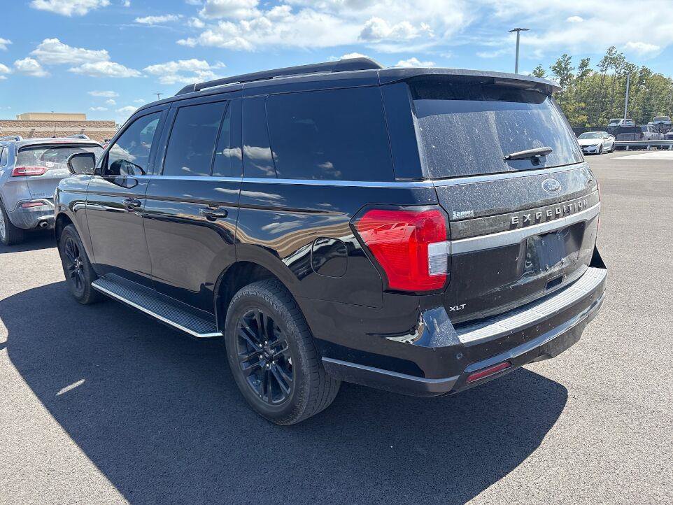 Used 2023 Ford Expedition XLT RWD image 4