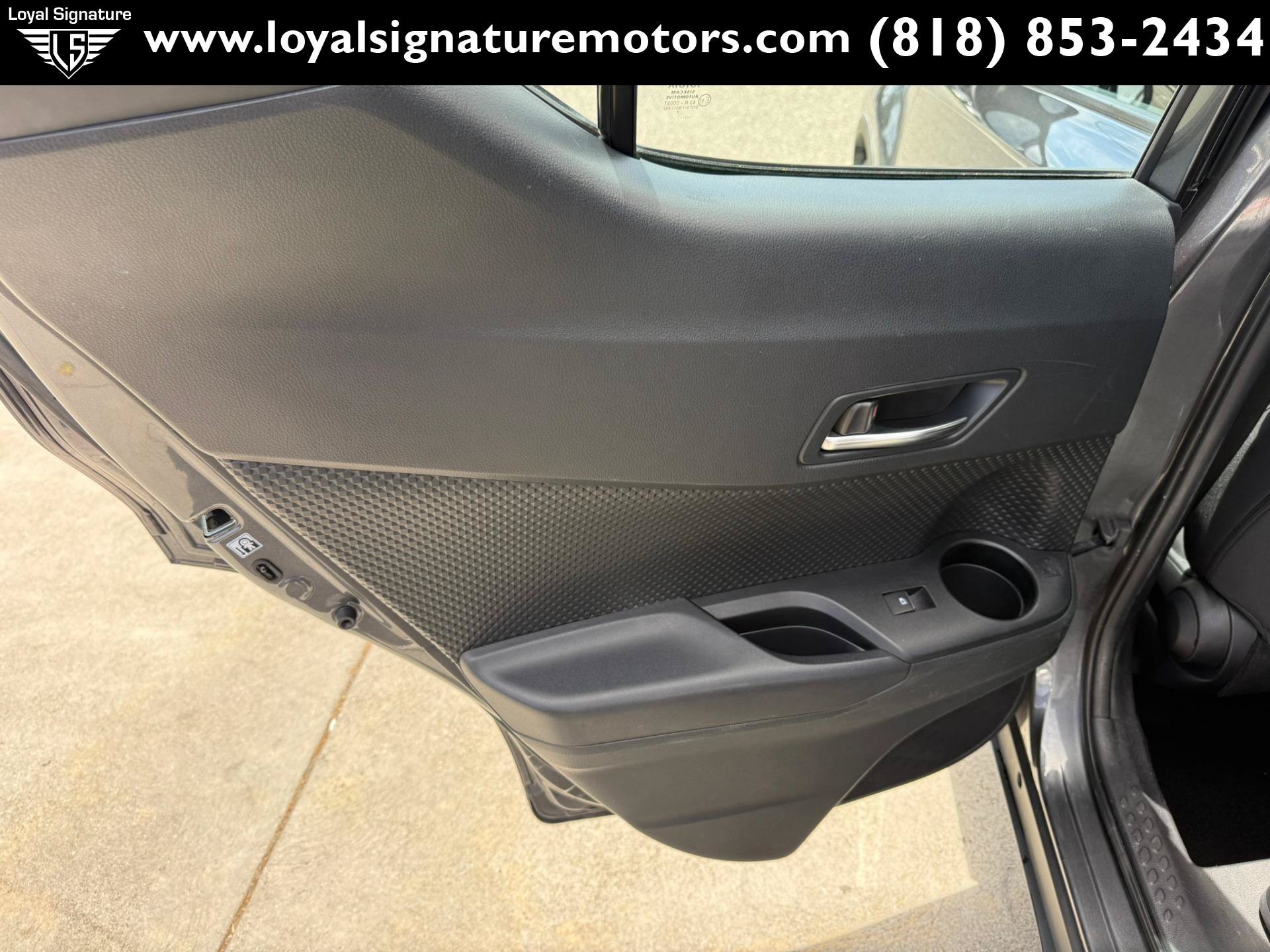 Used 2018 Toyota C-HR XLE FWD image 13