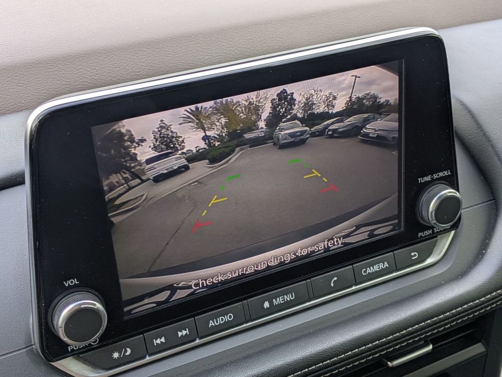 Used 2023 Nissan Rogue SV FWD image 22