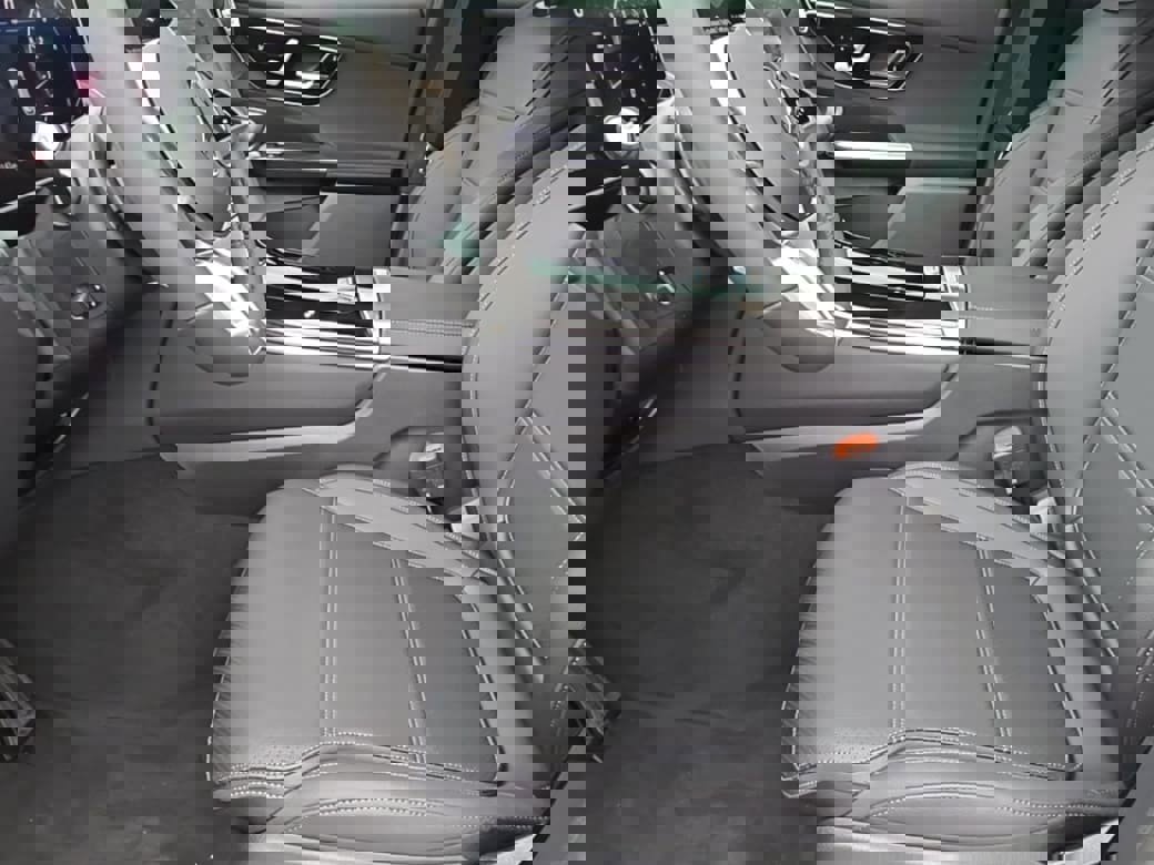 New 2026 Mercedes-Benz GLC 300 4MATIC image 14