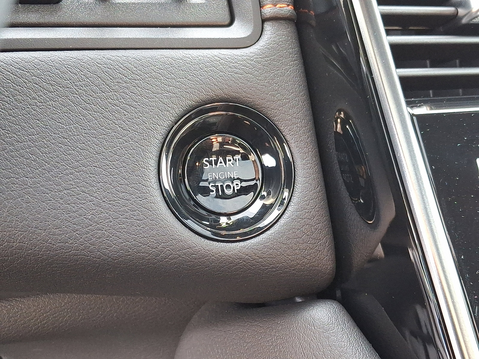 Certified 2025 Nissan Armada PRO-4X w/ Pro-4X Premium Package image 23