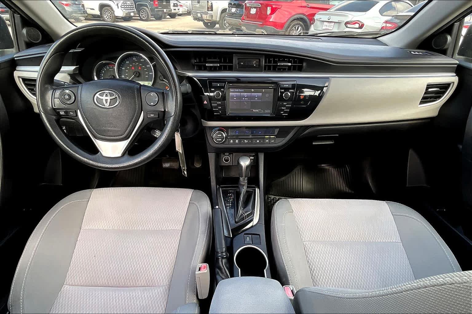 Used 2015 Toyota Corolla LE FWD image 15