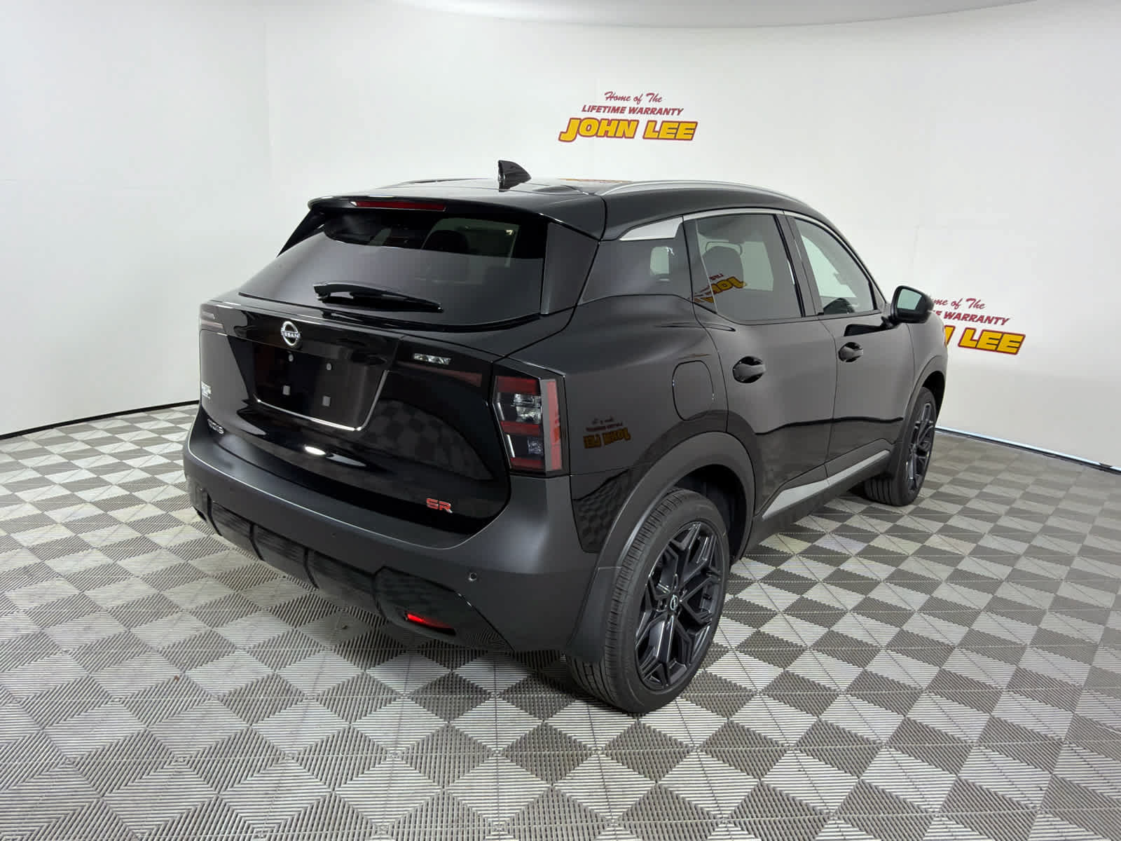 New 2026 Nissan Kicks SR FWD image 5