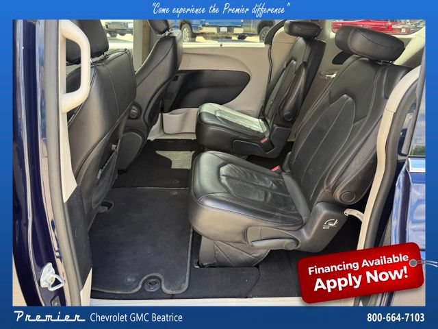Used 2020 Chrysler Pacifica Touring-L FWD image 17