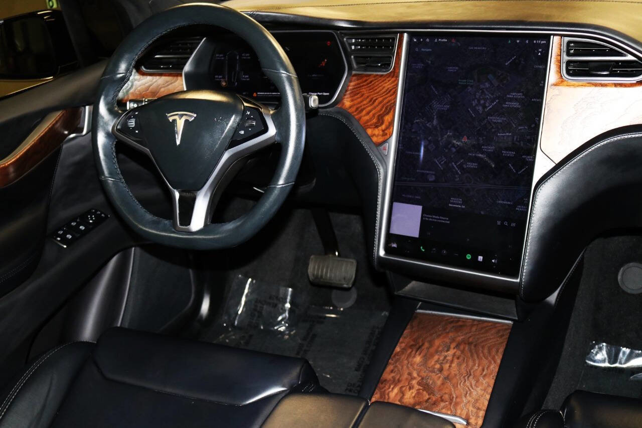 Used 2020 Tesla Model X image 29