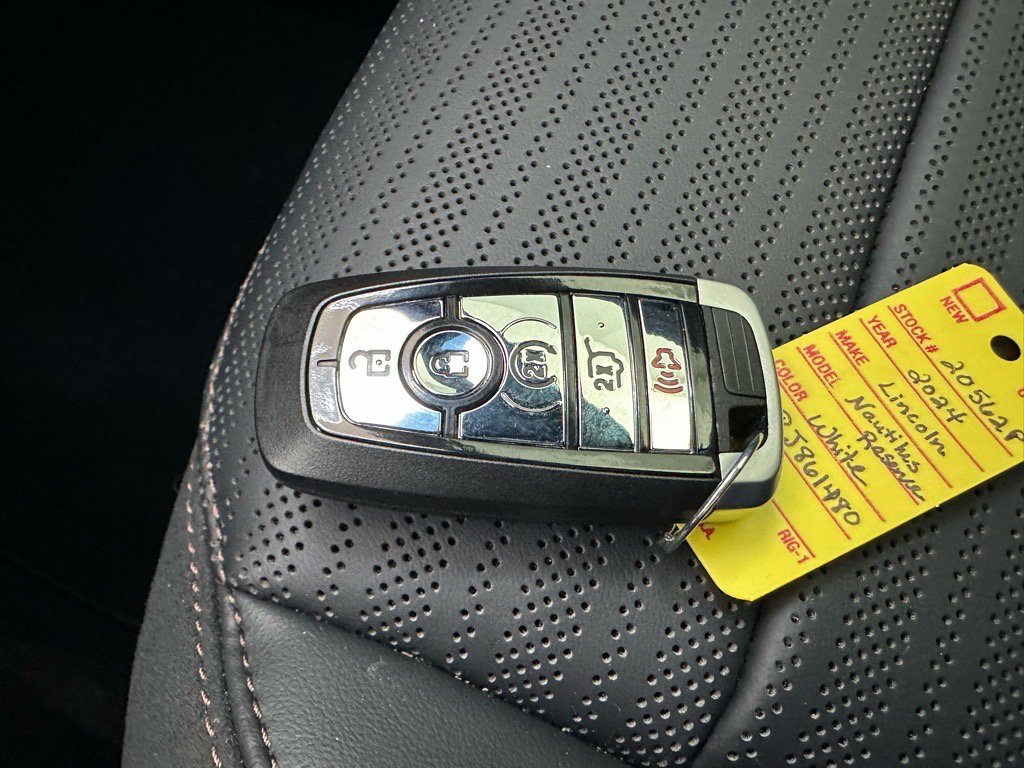 Used 2024 Lincoln Nautilus Reserve w/ Equipment Group 202A image 43