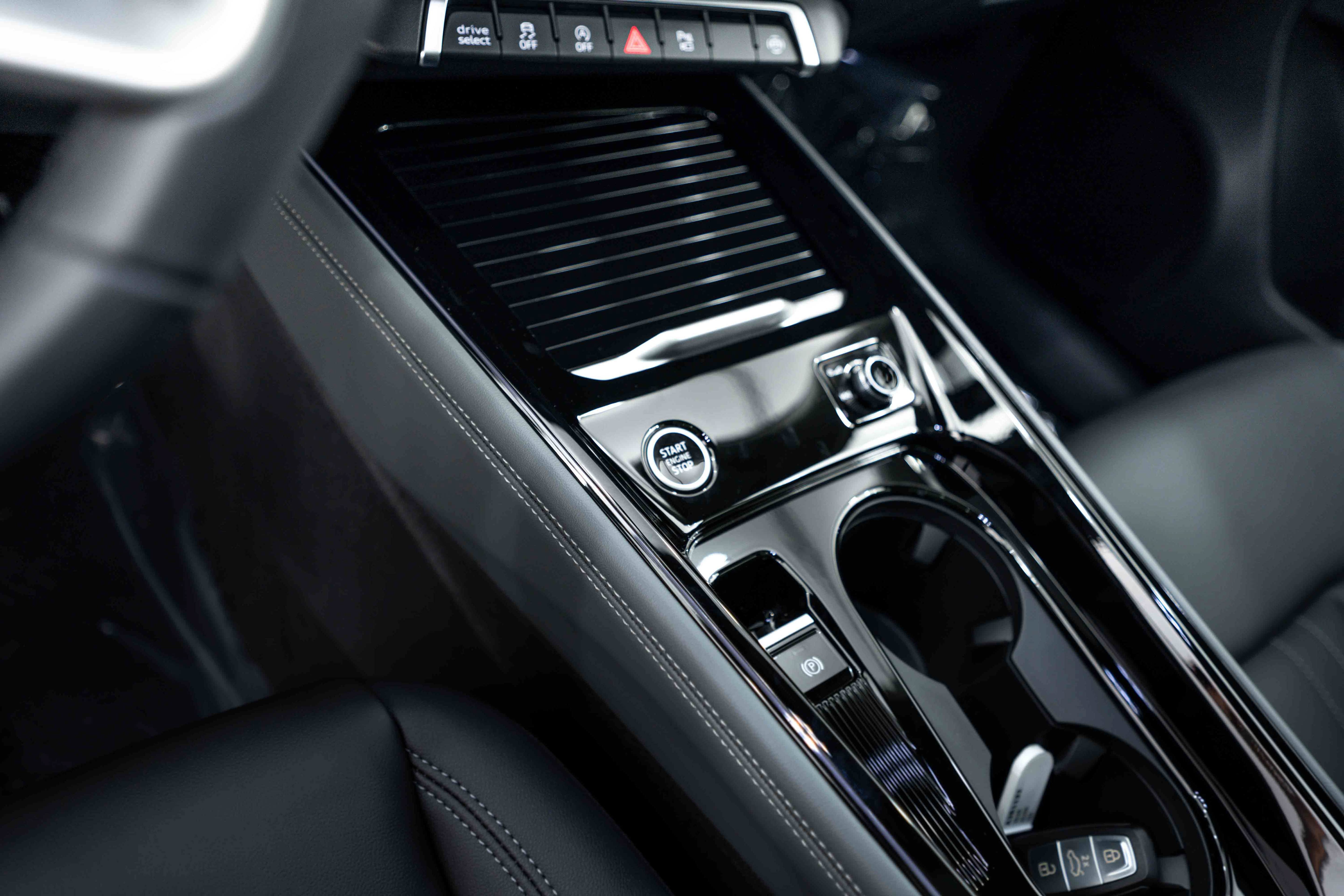 New 2026 Audi Q3 quattro 2.0T AWD/4WD image 12