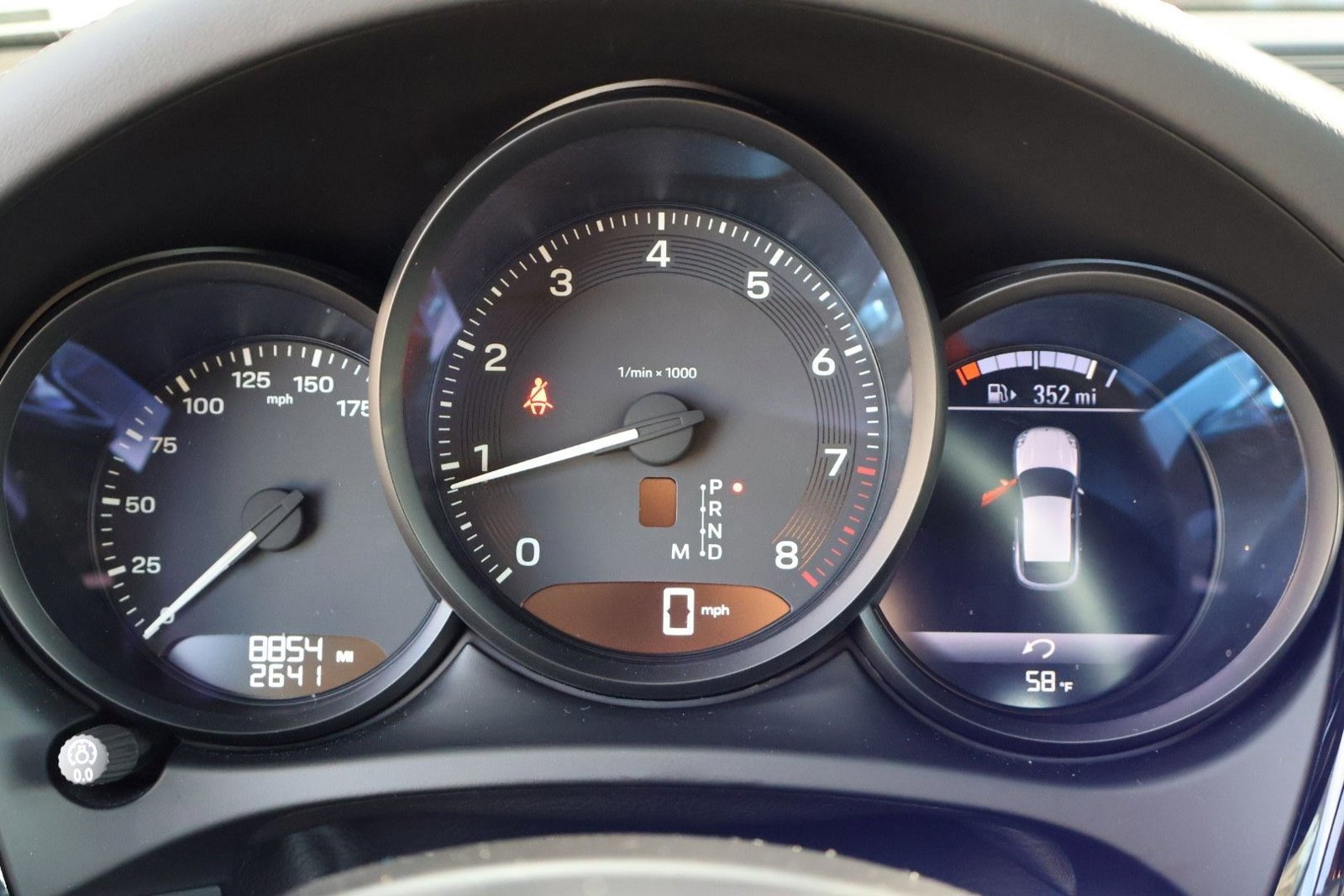 Certified 2025 Porsche Macan image 16