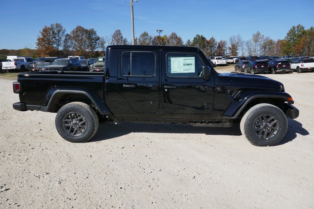 New 2026 Jeep Gladiator Sport image 3