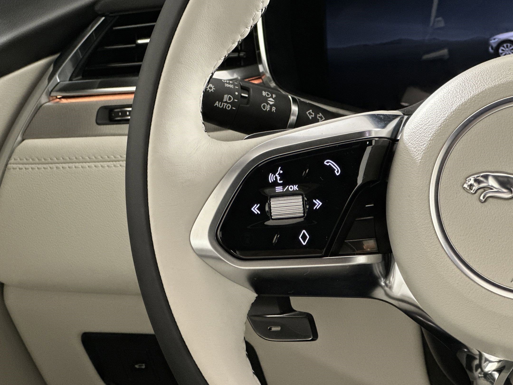 Used 2026 Jaguar F-PACE R-Dynamic S image 15