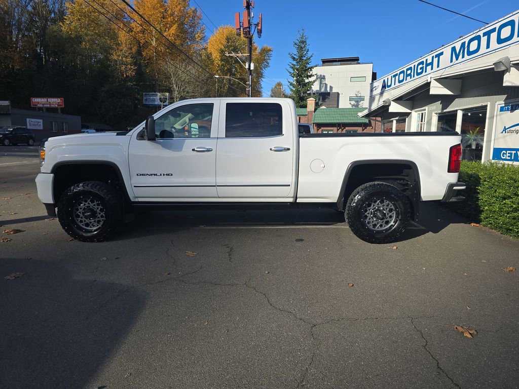 Used 2015 GMC Sierra 3500 Denali image 3