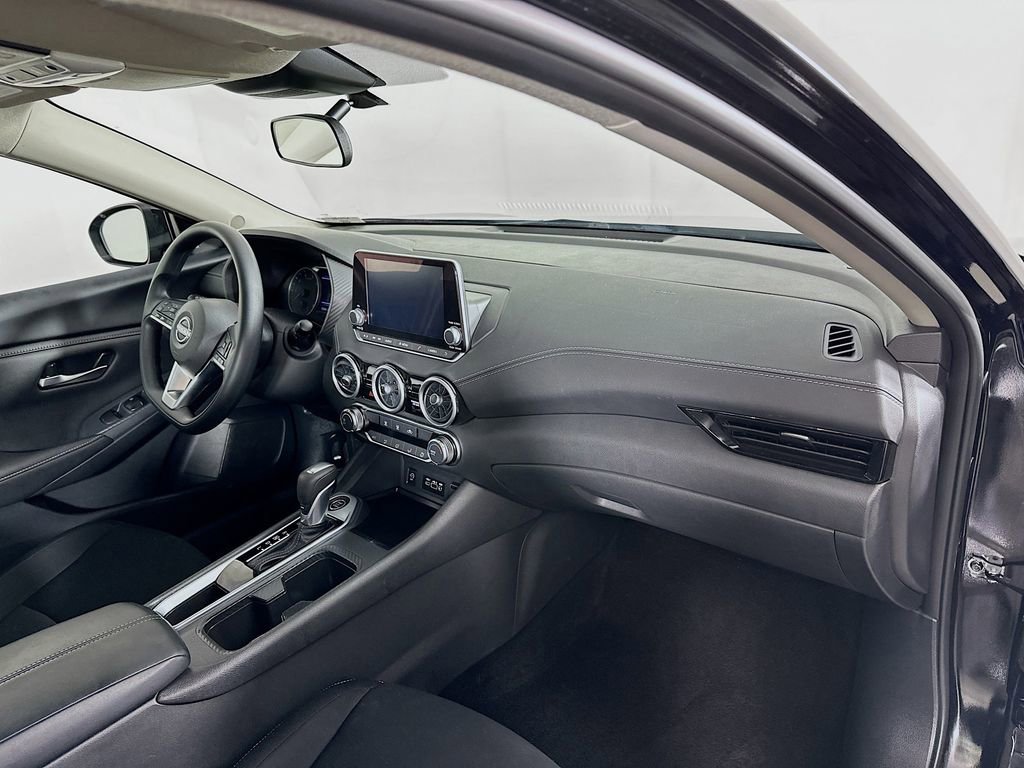 Used 2025 Nissan Sentra SV image 34
