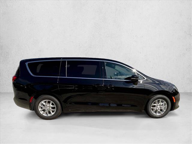 New 2027 Chrysler Pacifica LX FWD image 3