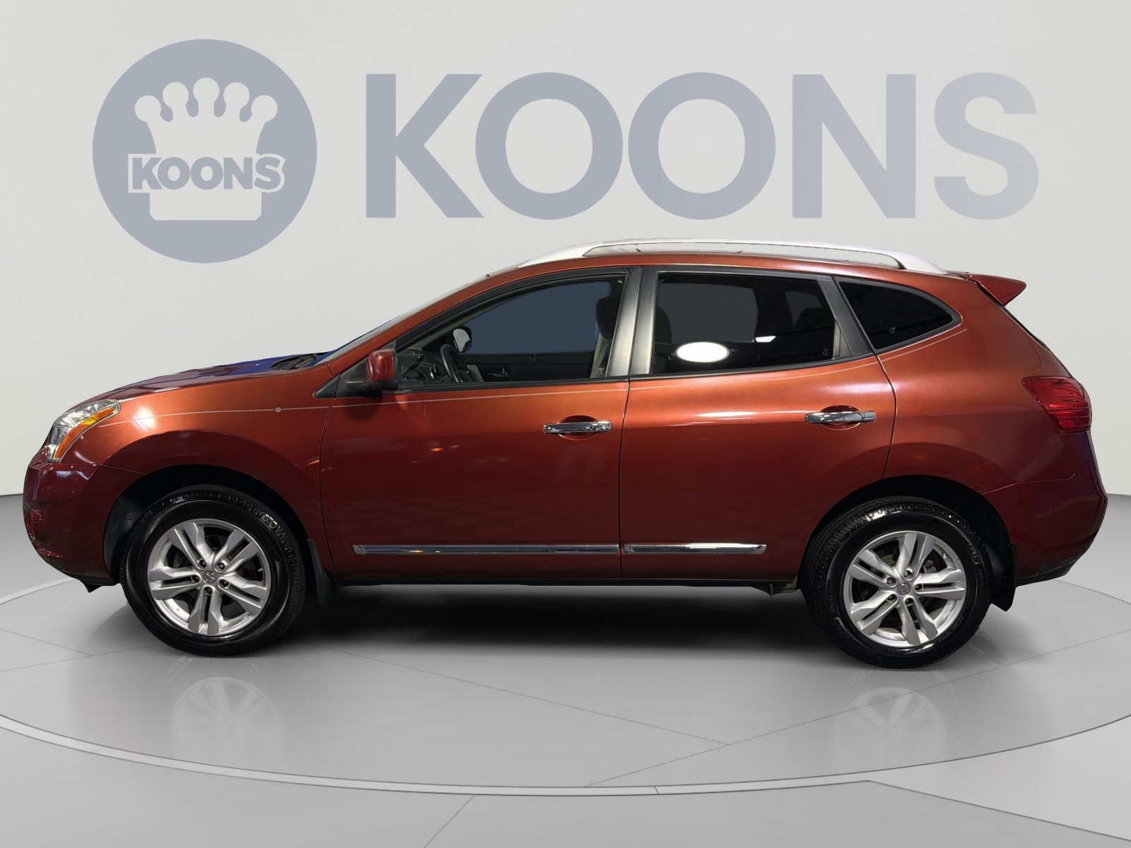 Used 2013 Nissan Rogue SV AWD/4WD image 2