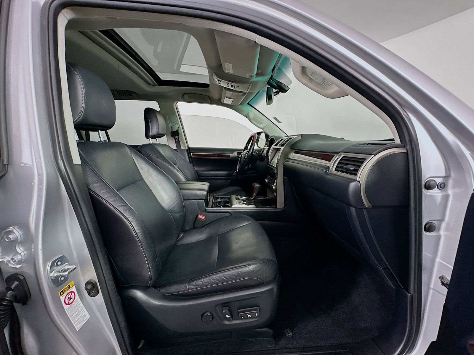 Used 2018 Lexus GX 460 Premium w/ Premium Package AWD/4WD image 30