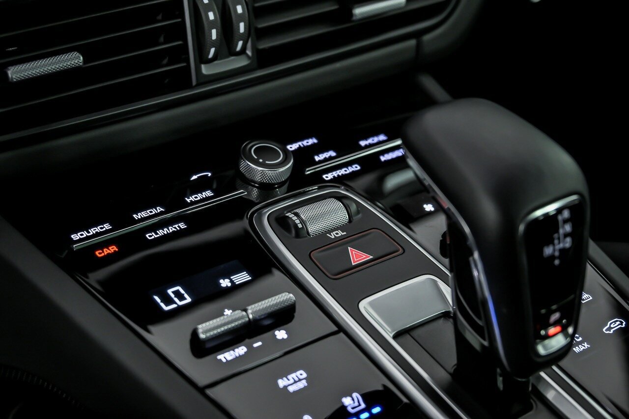 Used 2023 Porsche Cayenne GTS AWD/4WD image 39
