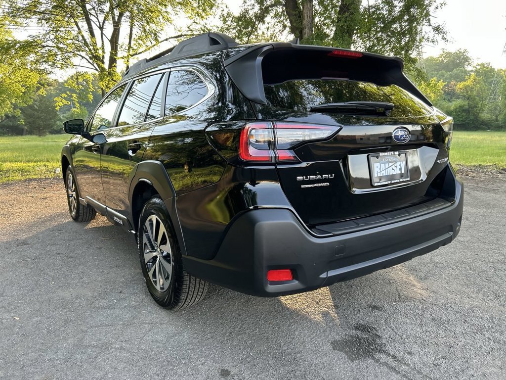 Certified 2025 Subaru Outback Premium w/ Popular Package #1 AWD/4WD image 6