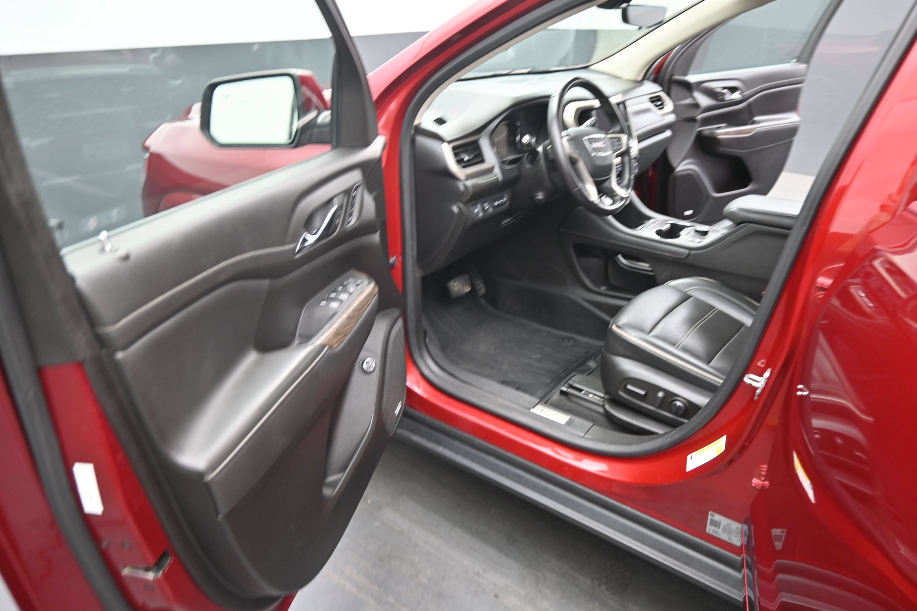 Used 2022 GMC Acadia Denali w/ Denali Ultimate Package AWD/4WD image 14