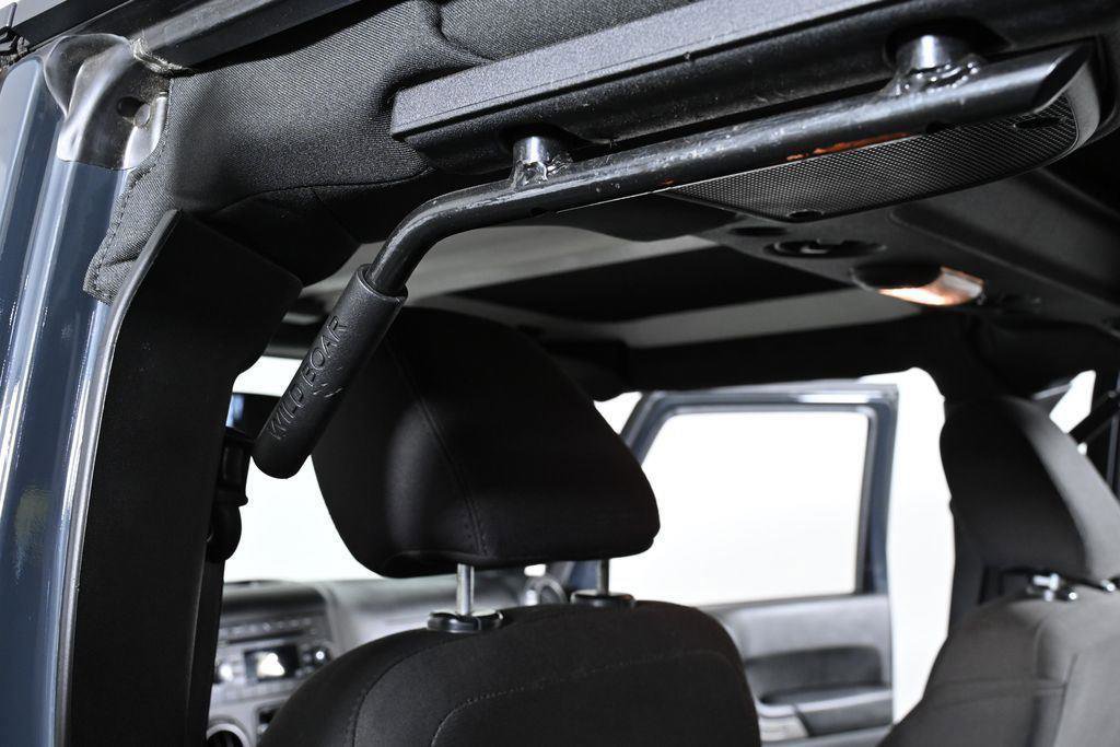 Used 2018 Jeep Wrangler Unlimited Sport S image 30