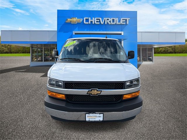 Used 2024 Chevrolet Express 2500 w/ Driver Convenience Package video 2