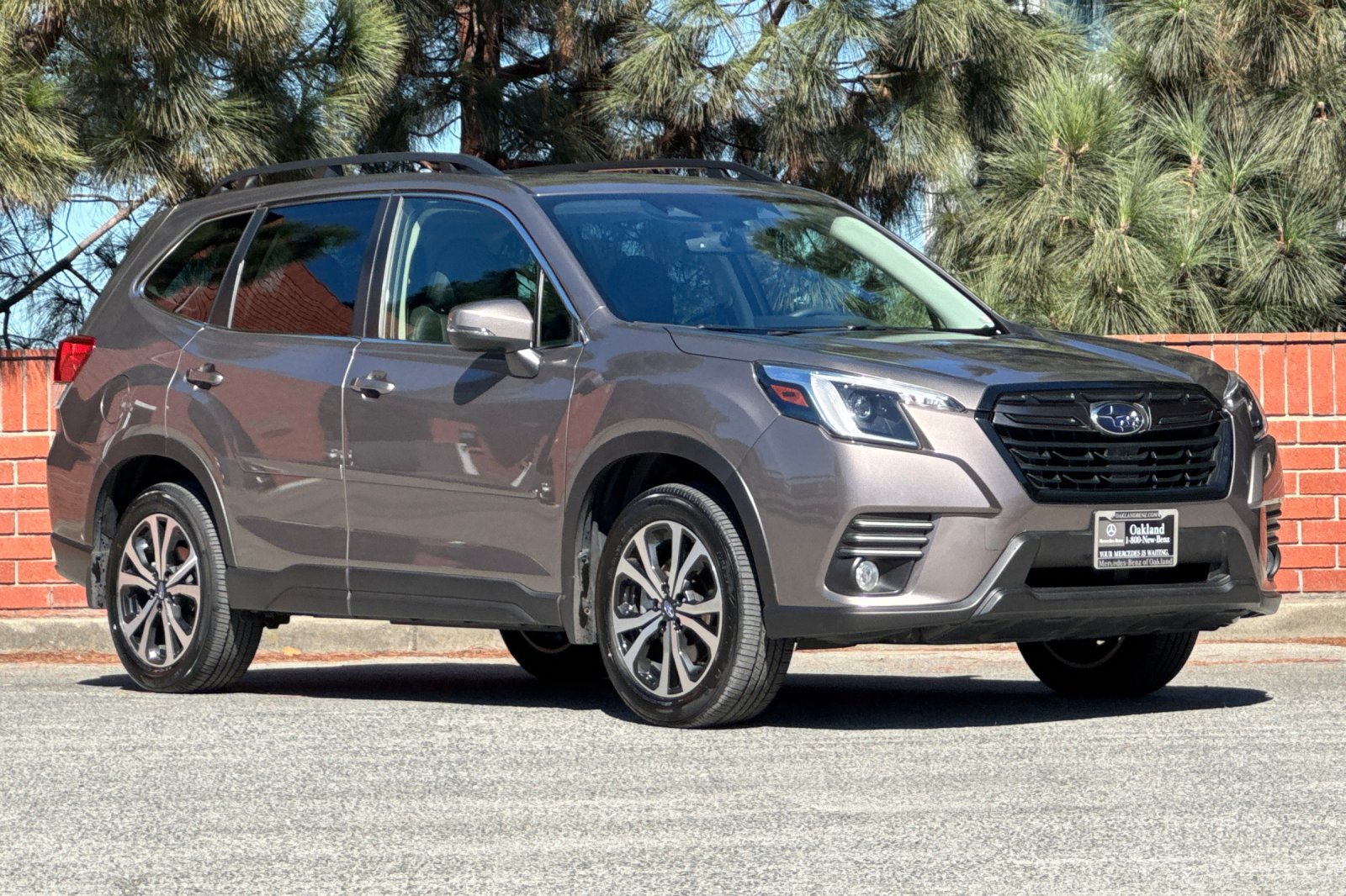Used 2023 Subaru Forester Limited w/ Popular Package #2 AWD/4WD image 2
