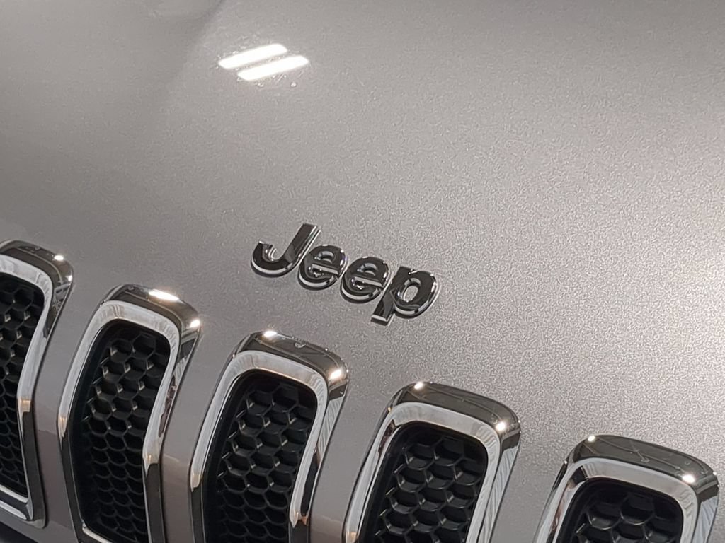 Used 2014 Jeep Cherokee Latitude w/ Comfort/Convenience Group FWD image 15