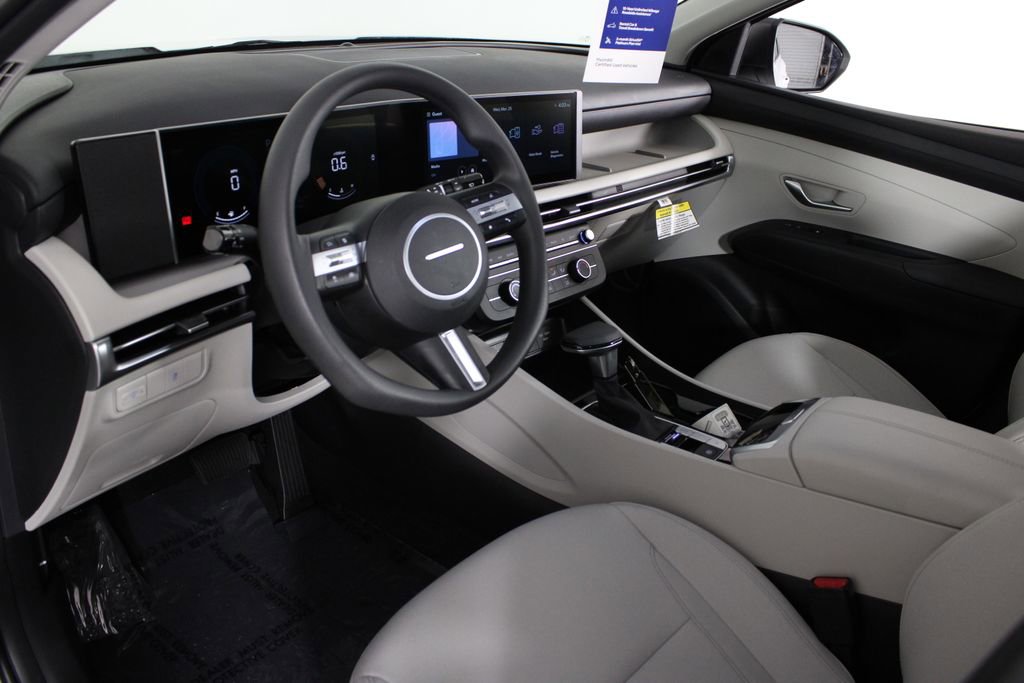 Certified 2026 Hyundai Tucson SE image 19