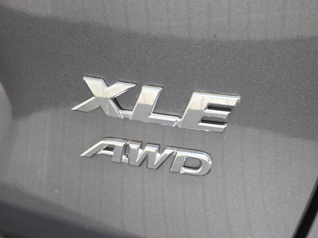 Used 2021 Toyota RAV4 XLE Premium AWD/4WD image 5