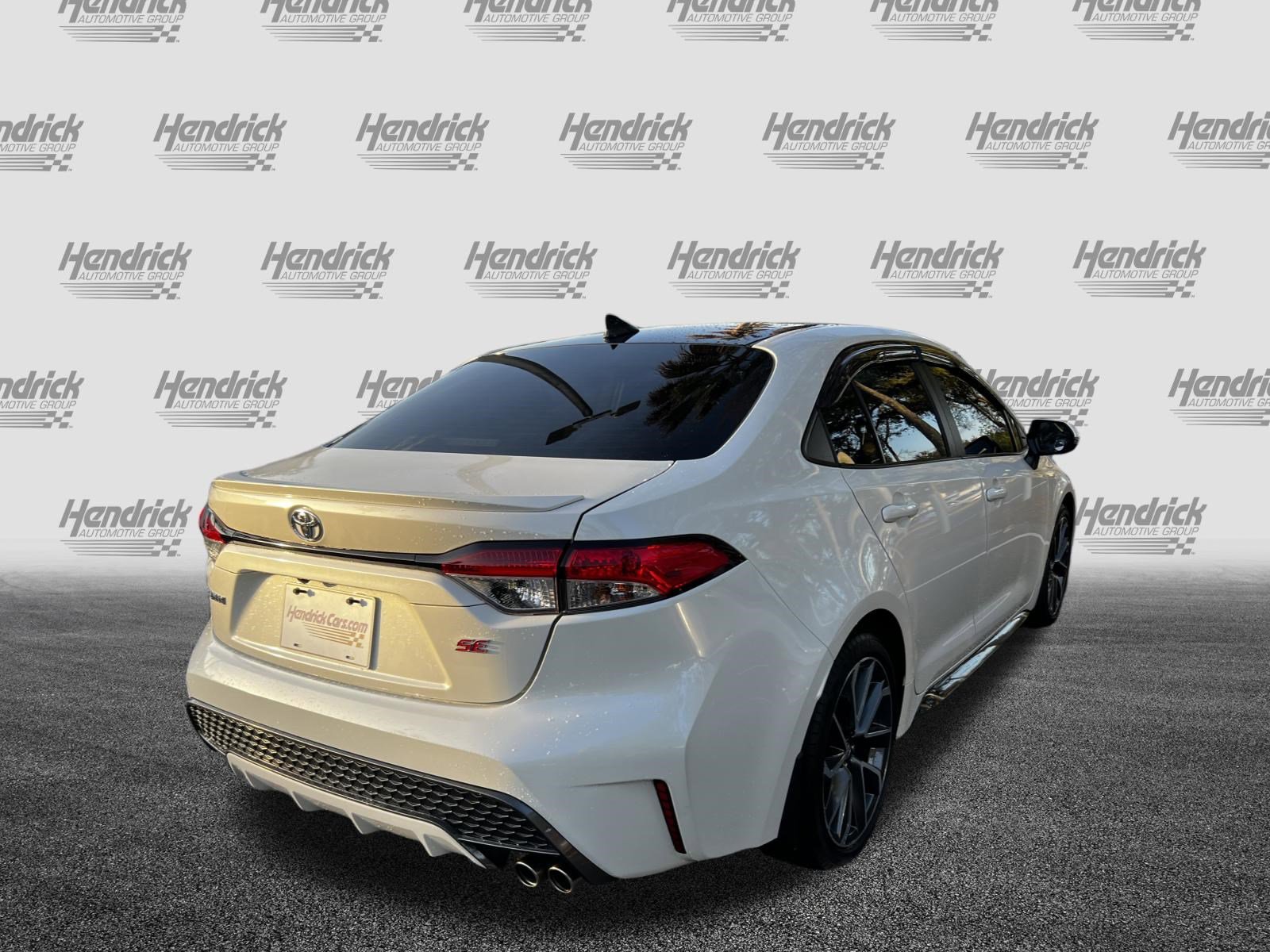 Used 2021 Toyota Corolla SE w/ SE Premium Package image 9