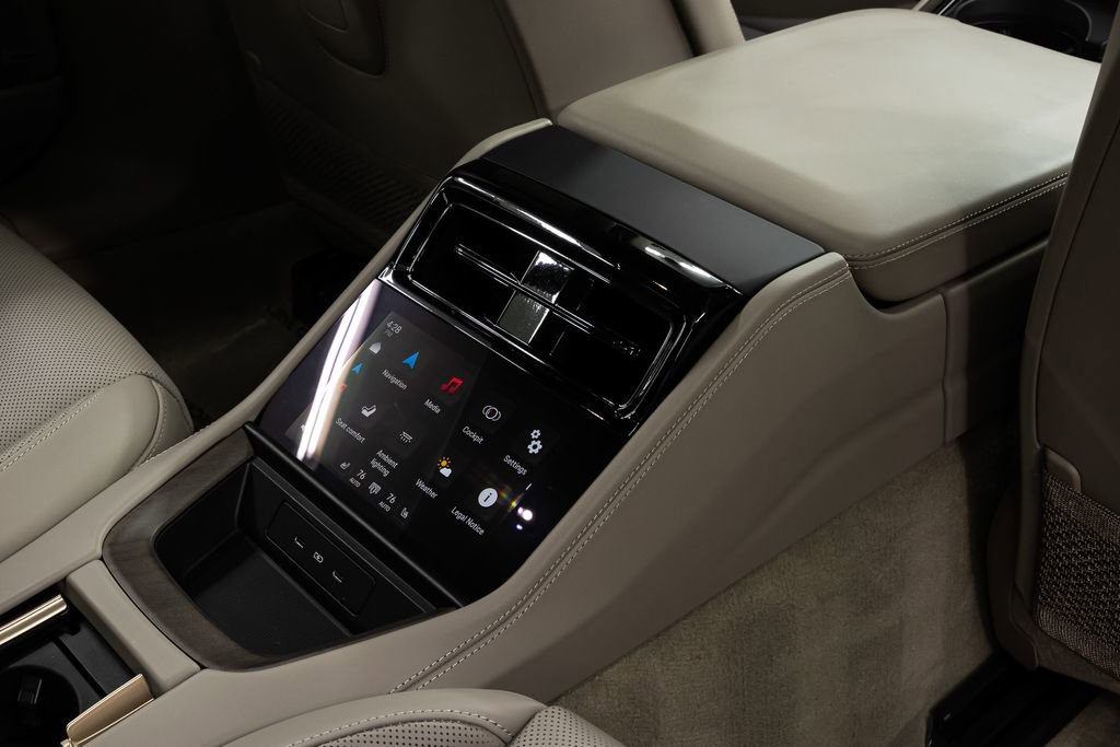 Used 2024 Porsche Panamera 4 image 39